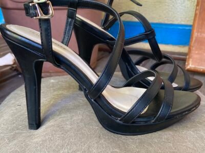 Sandales à hauts talons